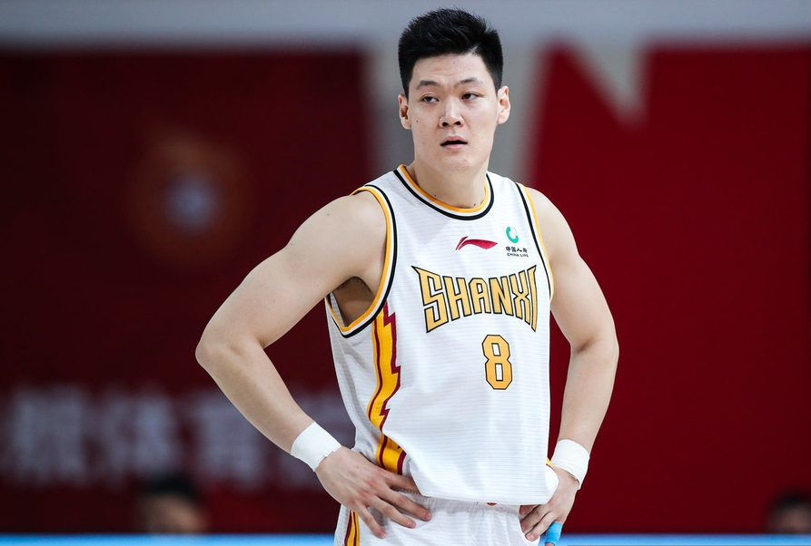 中国篮球联赛新赛季备战氛围浓烈，球员努力的简单介绍