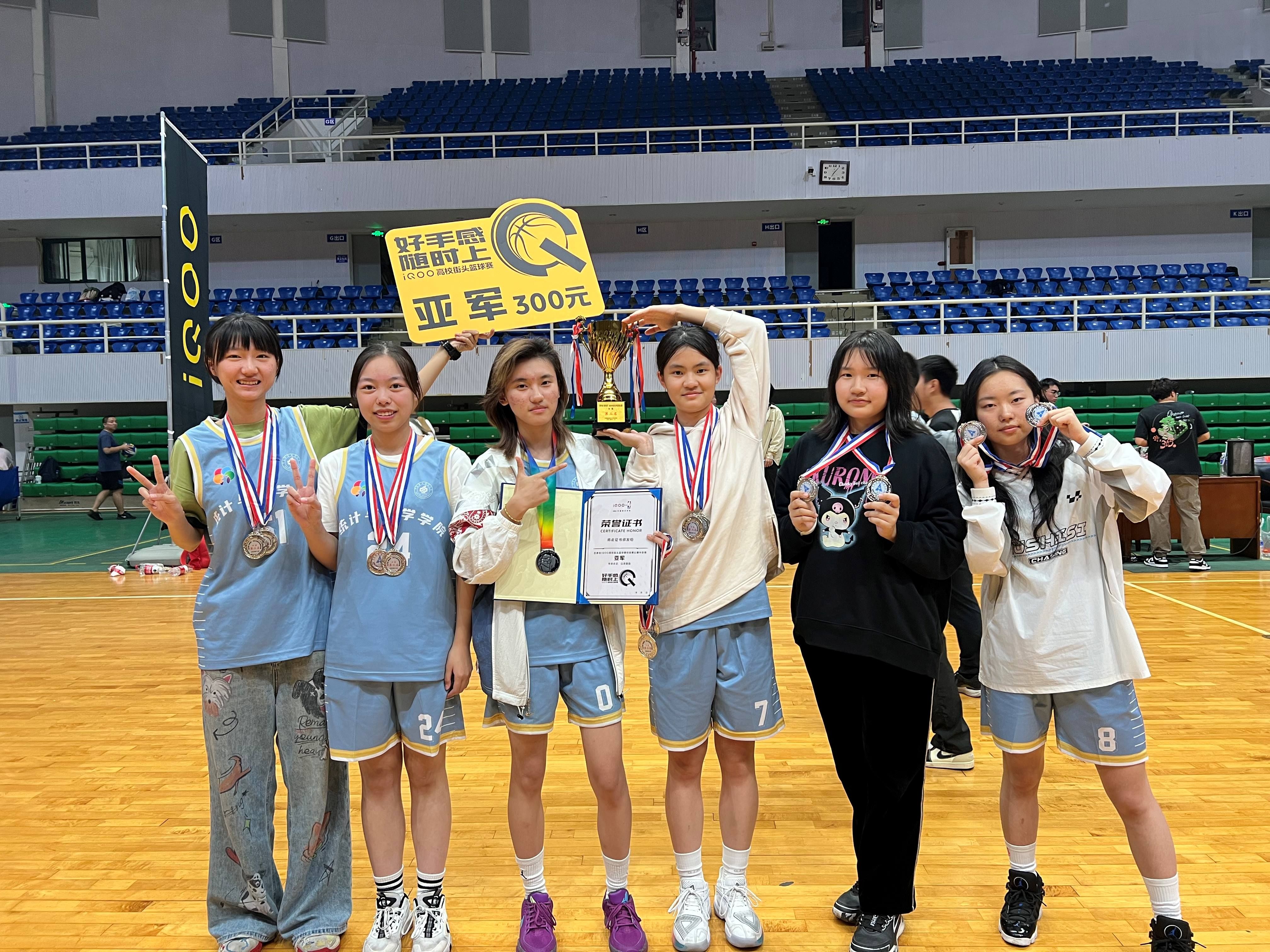 球员技术纷纷绽放，赛场上震撼表现