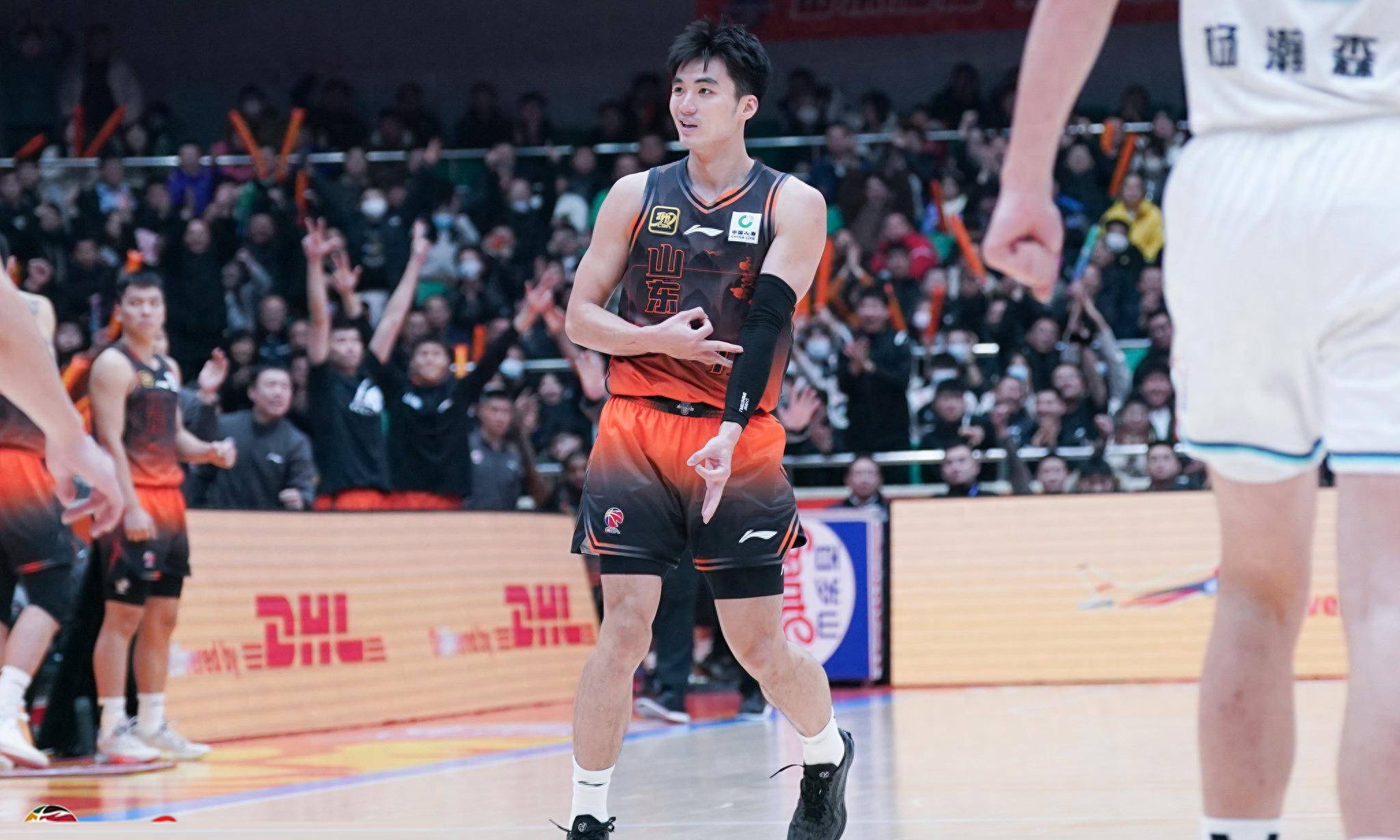 浙江队爆发神级表现，CBA季后赛被彻底压制，救主的简单介绍