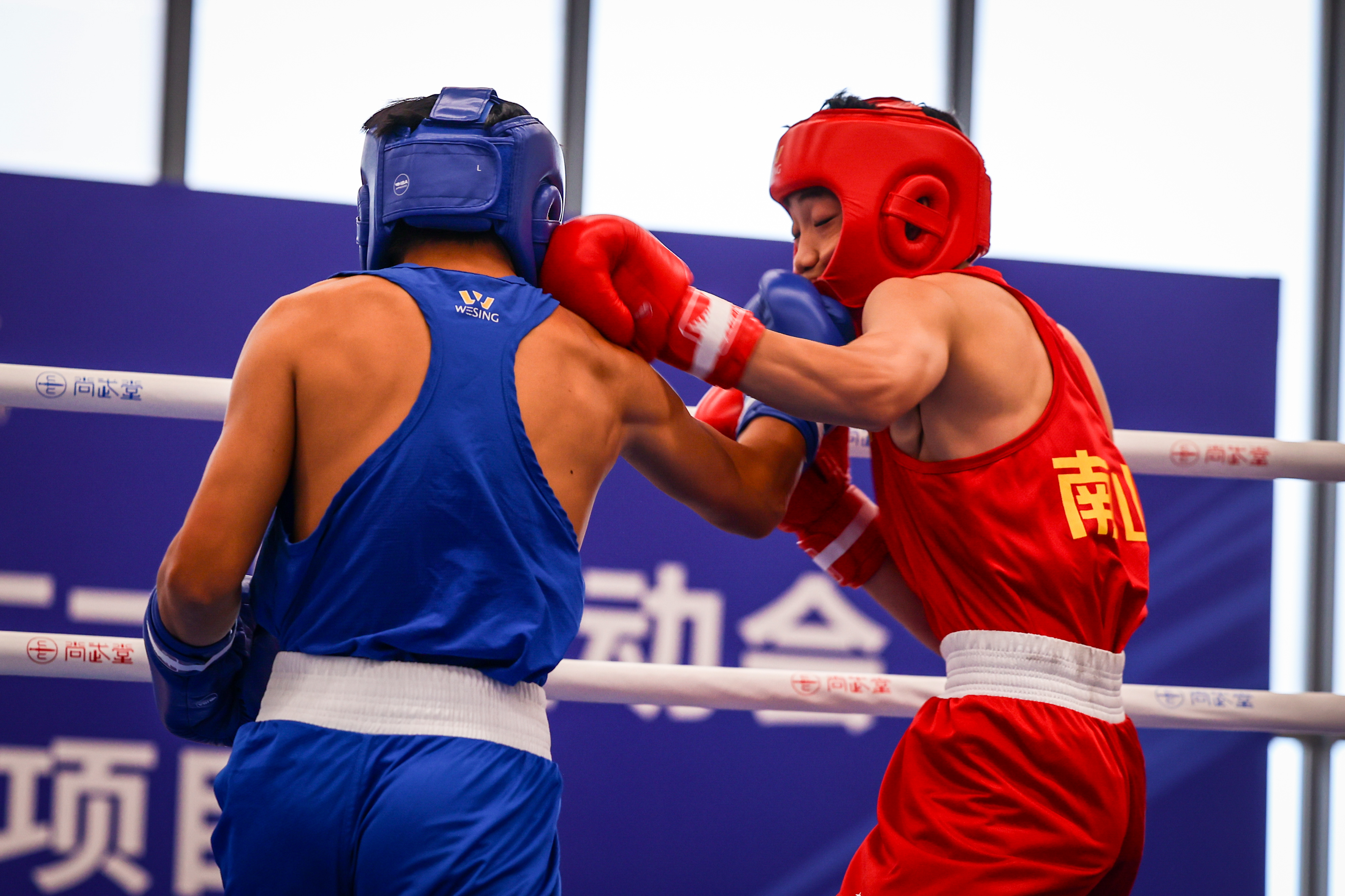 泰国选手表现抢眼,拳击项目夺冠 泰国选手表现抢眼,拳击项目夺冠