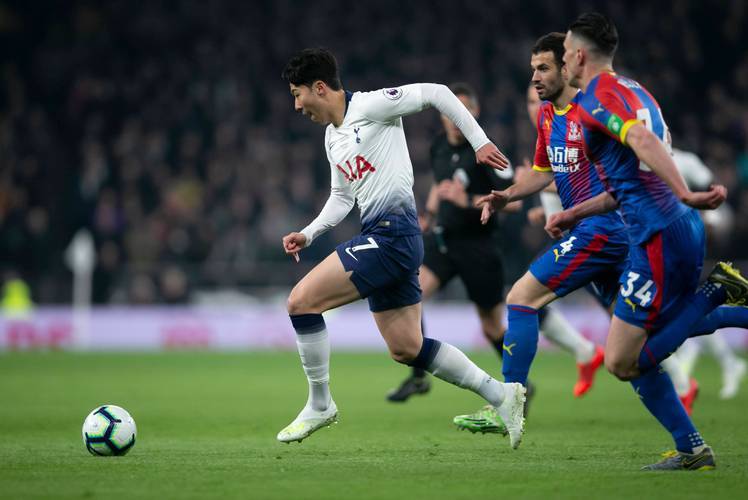 水晶宫客场逆袭，诺里奇遭遇连败的简单介绍