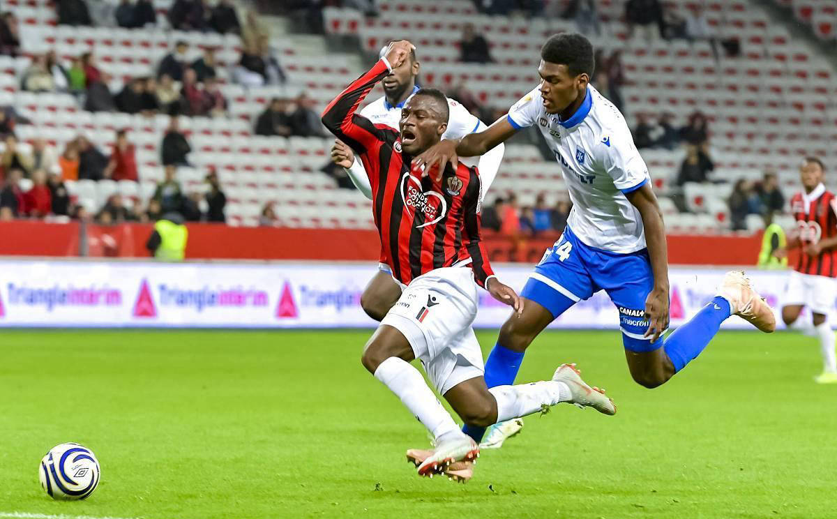 关于里昂客场不敌蒙彼利埃,遭遇连败的信息 关于里昂客场不敌蒙彼利埃,遭遇连败的信息