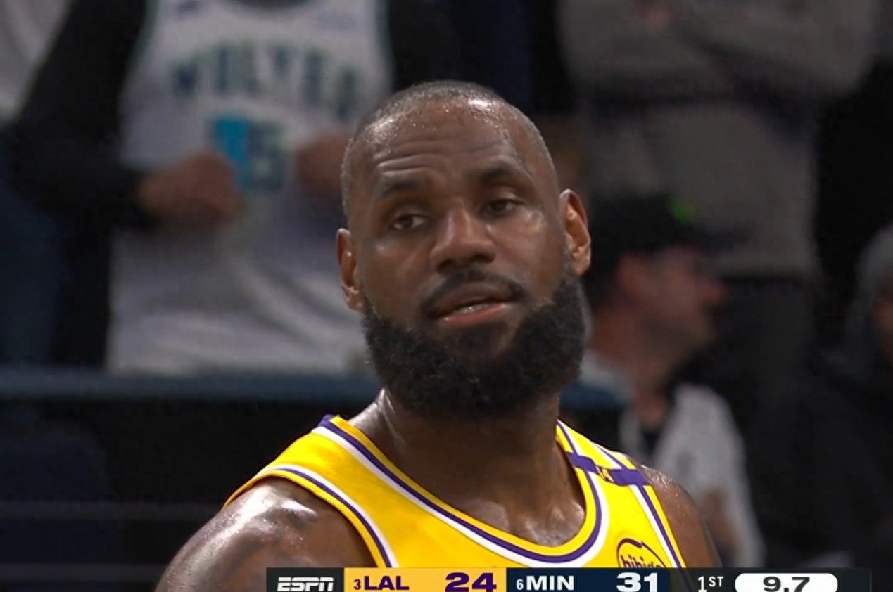 汉堡红星主场对决弗莱堡森林狼