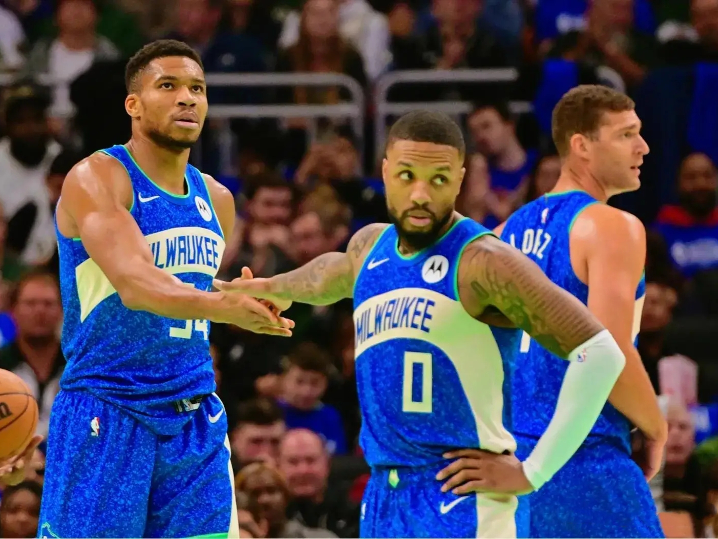 雄鹿全队轮番上阵，击败活塞